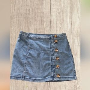 - FREE PEOPLE DENIM SKIRT READY FOR YOUR SUMMER FUN